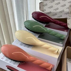 La Bonne Brosse N.03 boar bristle brush The Shine & Care Hair Brush new in box